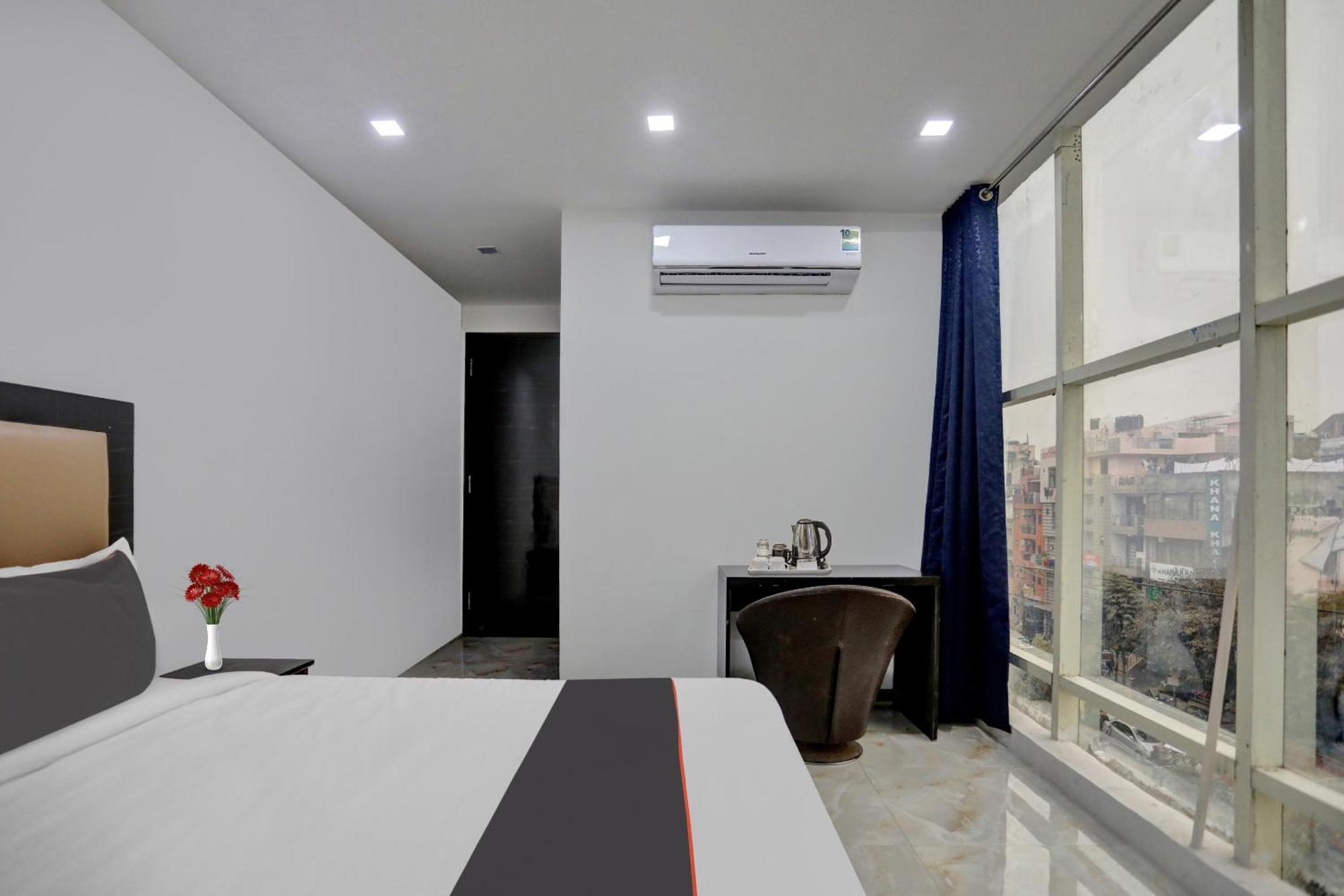 Hotel Super Townhouse The Arrow Near Lotus Temple Nuova Delhi Esterno foto