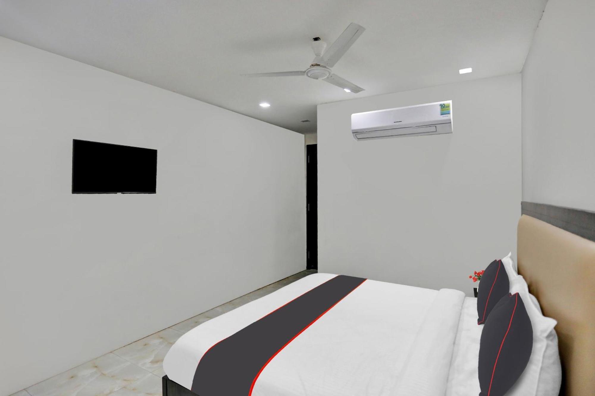 Hotel Super Townhouse The Arrow Near Lotus Temple Nuova Delhi Esterno foto